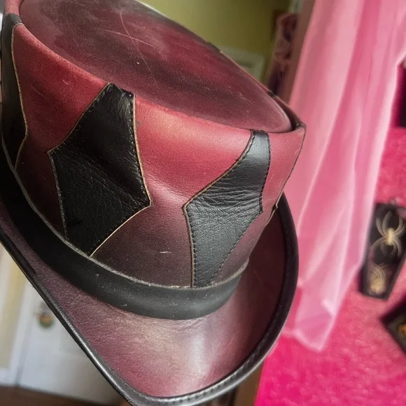 Steampunk hatter M Quinn - Picture 8 of 11